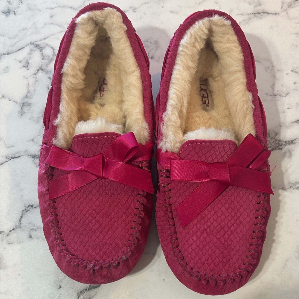 UGG Women's Pink Slippers with Ribbon
